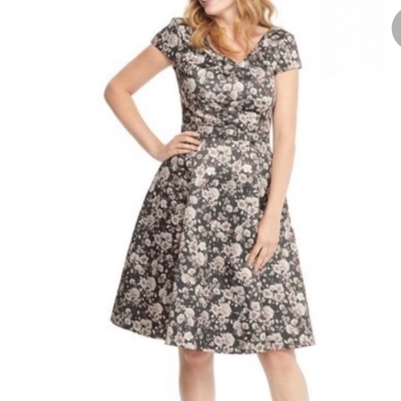 Gal Meets Glam Elle Dutchess fit and flare satin floral prints dress - Picture 2 of 11